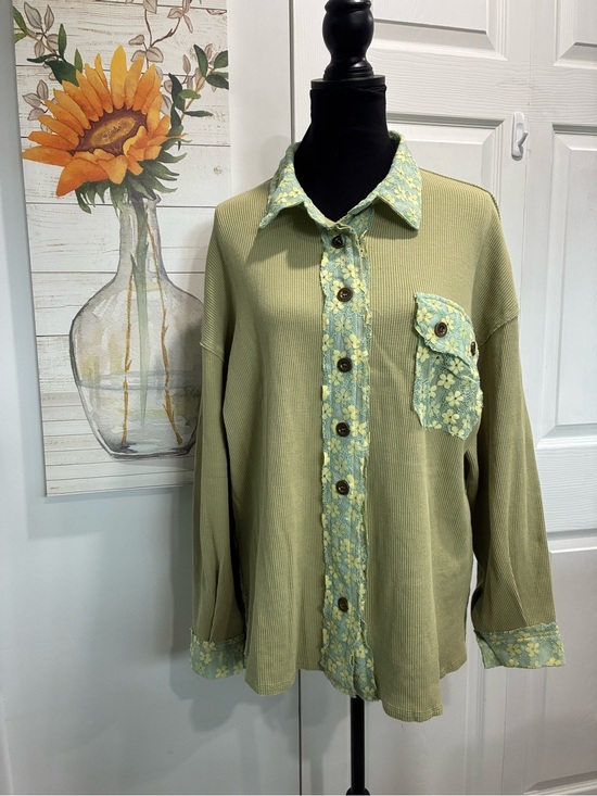 POL Tops - POL Light Olive Green Button-Down Shirt with Floral Trim